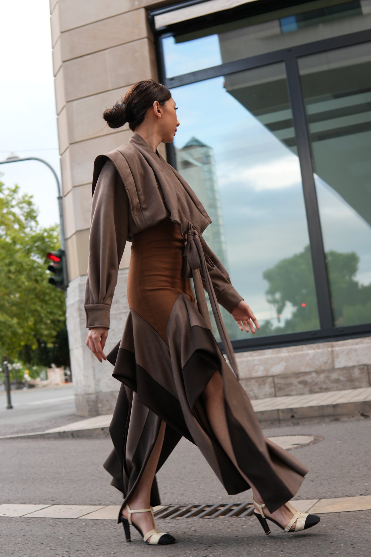 Yona Outer Taupe Brown